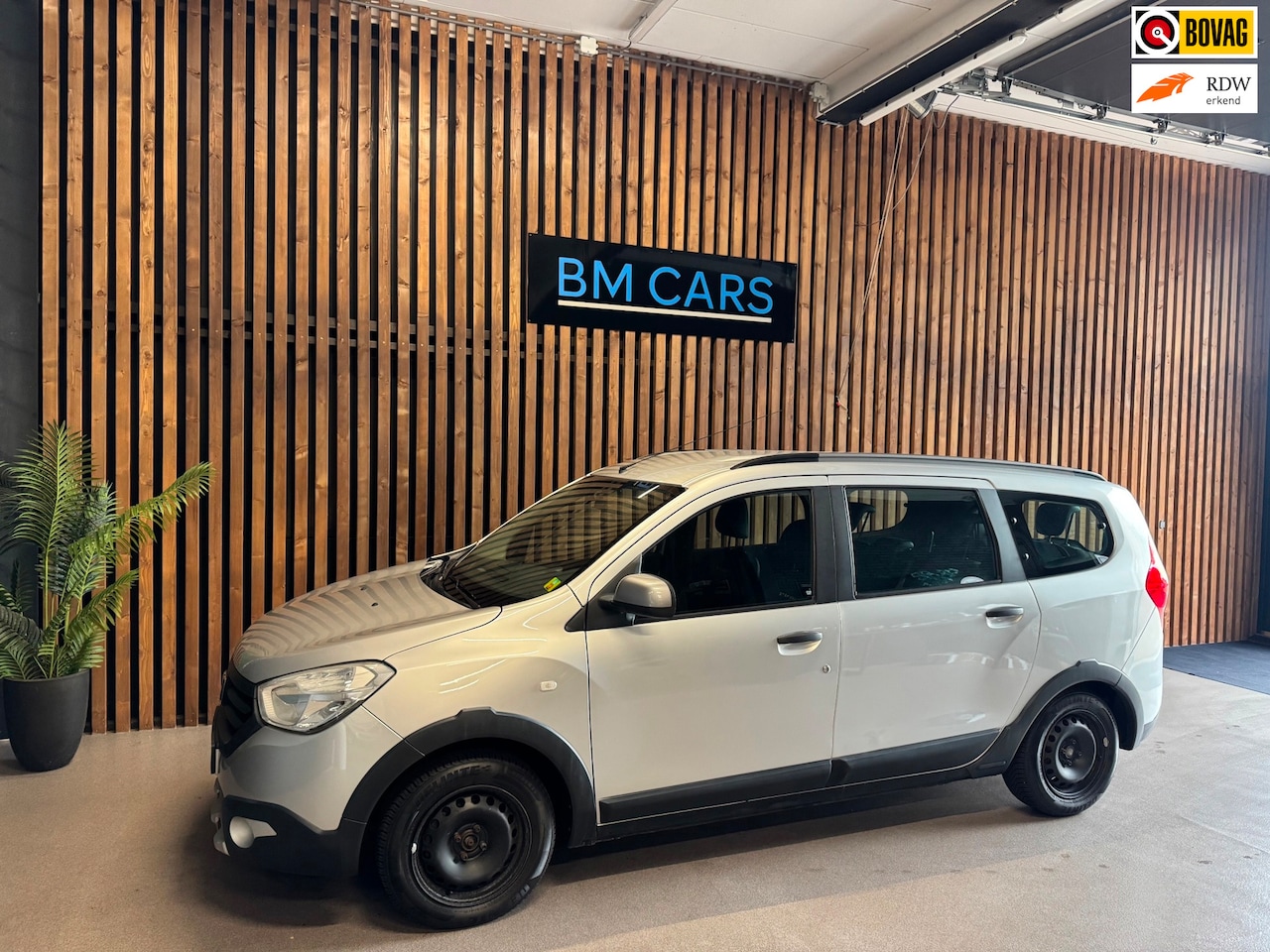 Dacia Lodgy - 1.2 TCe Stepway LPG 7p. Airco, trekhaak - AutoWereld.nl