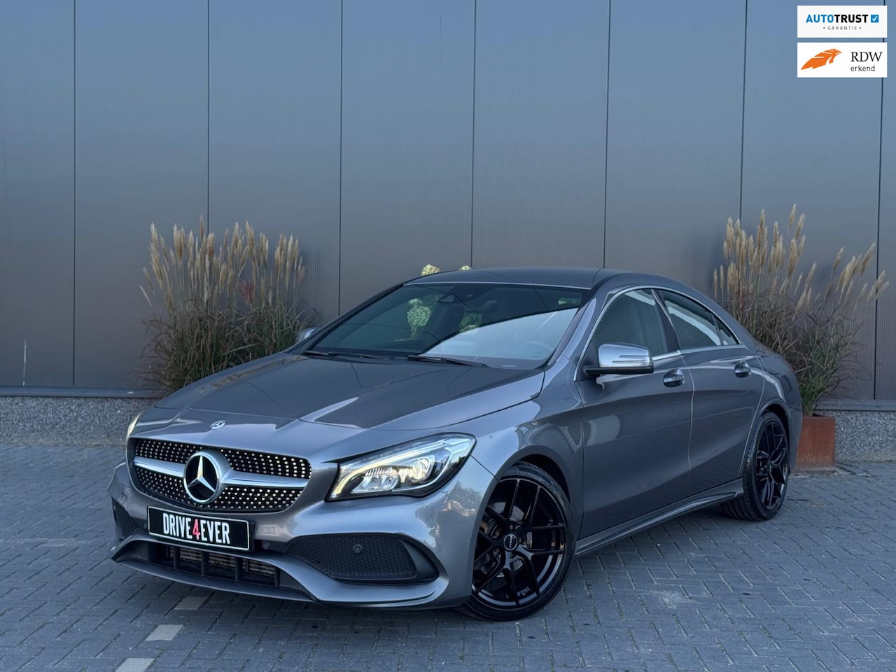 Mercedes-Benz CLA-Klasse - 180 AMG Night NAVI|LEDER|LED|SPORTVELGEN|CR CONTROL - AutoWereld.nl