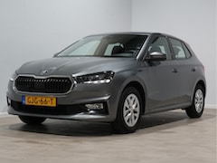 Skoda Fabia - 1.0 95pk TSI Selection Parkeersensor Apple Carplay Navigatie Mistlampen 228