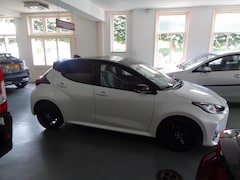Toyota Yaris - 1.5 Hybrid 116pk CVT Executive Sport bij specialist , rijklaarprijs