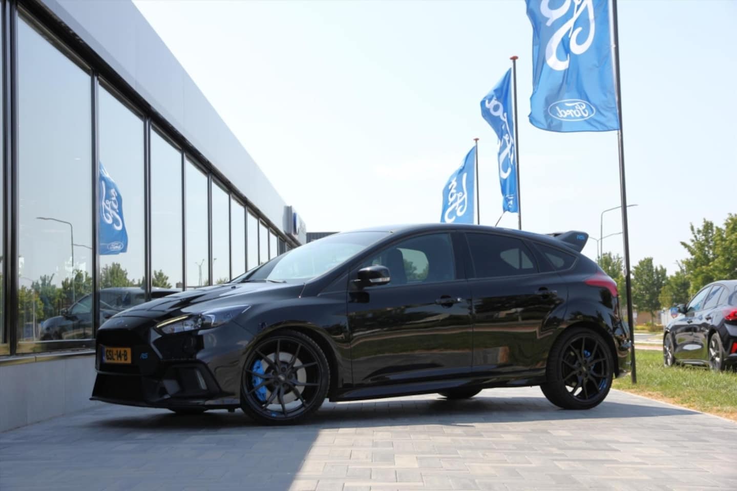 Ford Focus - 2.3 EcoBoost 350pk 5-deurs AWD RS - AutoWereld.nl