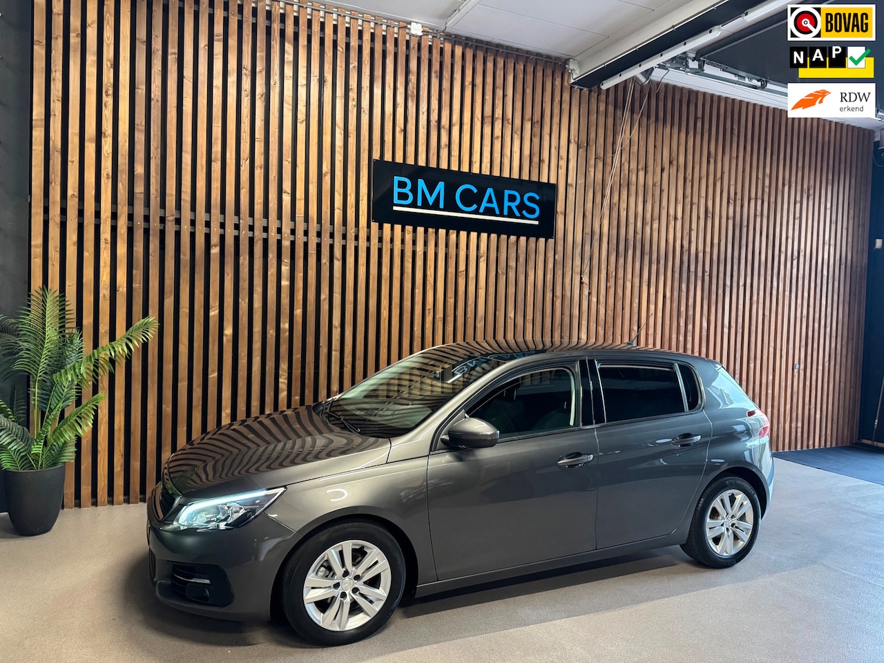Peugeot 308 - 1.2 PureTech Panodak,Navi,Cruise - AutoWereld.nl