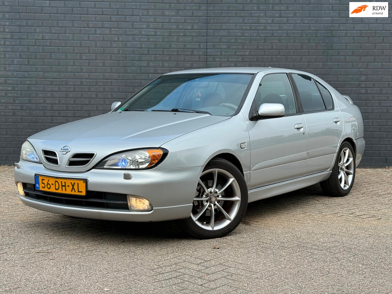Nissan Primera - 2.0 Sport Plus CVT M6 Xenon Automaat ECC Airco LM-Velgen - AutoWereld.nl