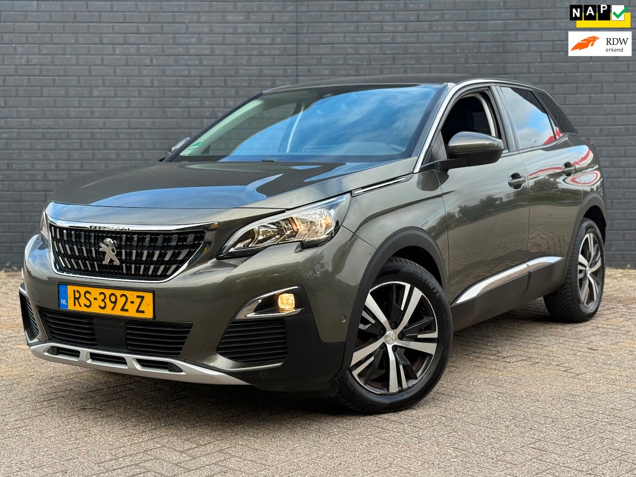 Peugeot 3008 - 1.2 PureTech Allure Bj 2018 Automaat Navi Pdc Camera - AutoWereld.nl