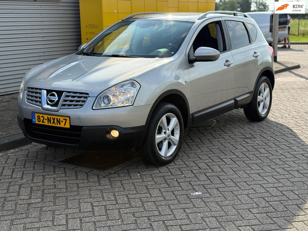 Nissan Qashqai - 2.0 Acenta 4WD Bj 2010 Automaat Panoramadak Navi PDC - AutoWereld.nl