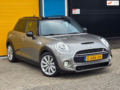 MINI 5-Deurs - 2.0 Cooper S Chili Serious Business / AUT / 5 Deurs / Navi / Head Up / Harman Kardon / Sto
