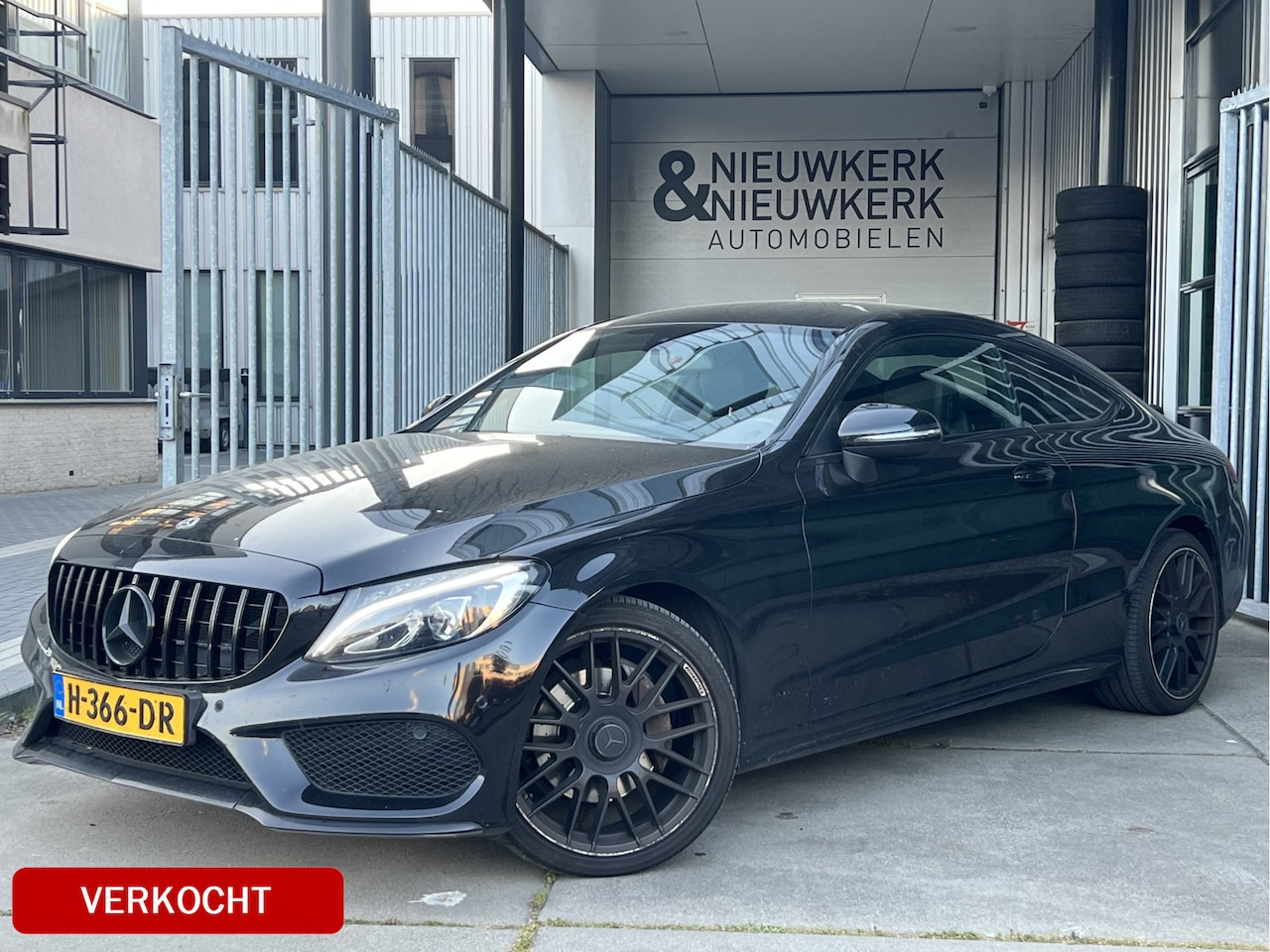 Mercedes-Benz C-klasse Coupé - 180 Premium Plus AMG | AUTOMAAT | LEDER | CAMERA | NAVI | CRUISE CONTROL | CLIMATE CONTROL - AutoWereld.nl