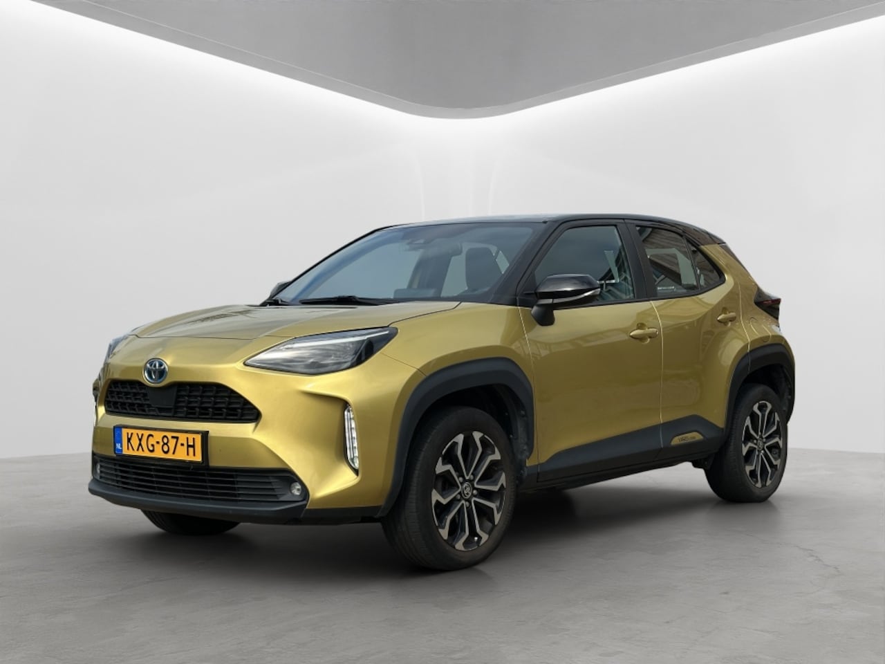 Toyota Yaris Cross - 1.5 Hybrid Dynamic Bi-Tone Navi Led Keyless - AutoWereld.nl