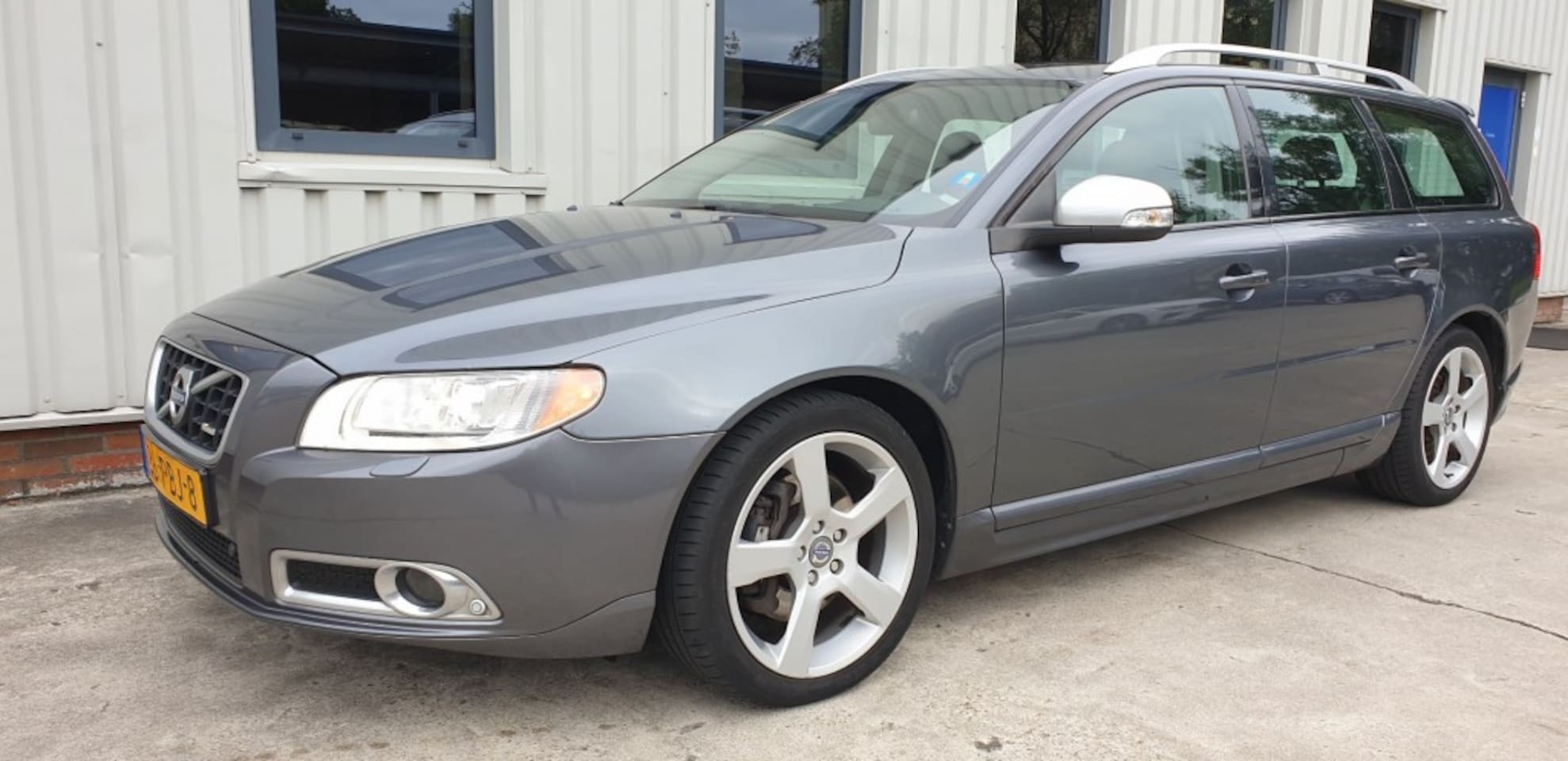 Volvo V70 - 2.0T R-Edition 2.0T R-EDITION - AutoWereld.nl