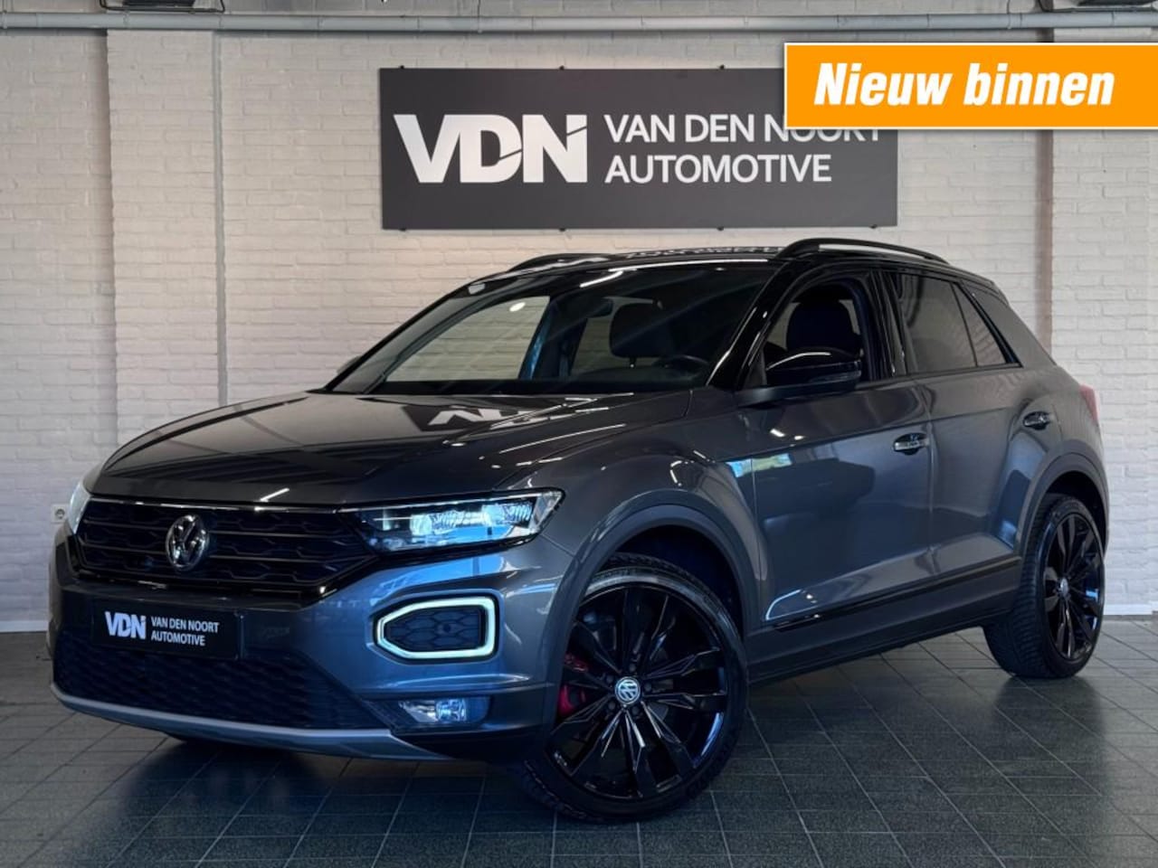 Volkswagen T-Roc - 1.5 TSI Sport Business R Black Style BEATS Camera Trekhaak 19'' - AutoWereld.nl