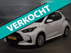 Toyota Yaris - 1.5 Hybrid Active 51.000KM + Navigatie|Achteruitrijcamera|Bluetooth|Dealer Onderhouden|