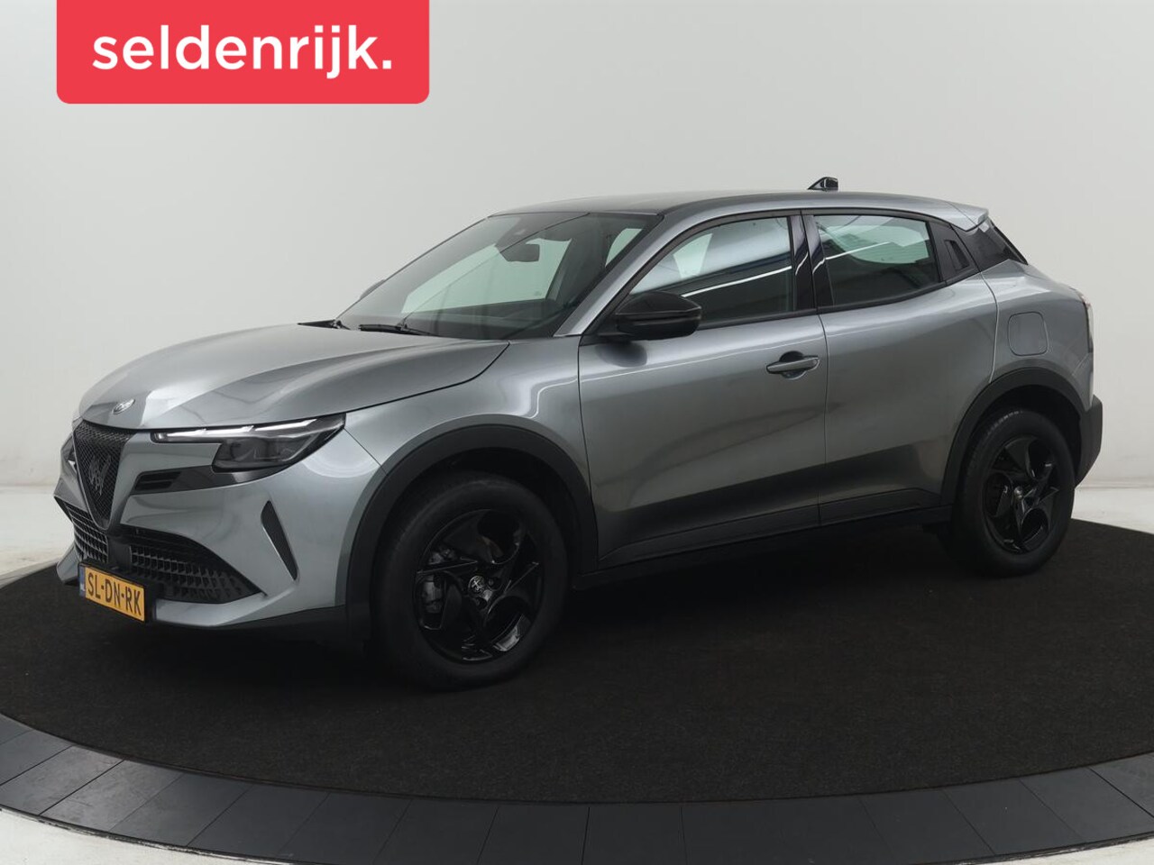Alfa Romeo Junior - 1.2 Turbo Hybrid Ibrida | LED | Parkeerhulp | Apple Carplay | - AutoWereld.nl
