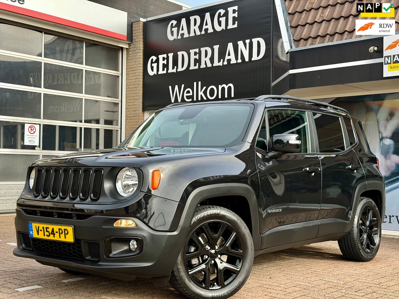 Jeep Renegade - 1.6 E-torq Night Eagle | NAVI | 4X4 | CRUISE | CLIMATE | PDC | FULL-OPTION - AutoWereld.nl