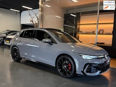 Volkswagen Golf - 8.5 1.5 eTSI R-Line Facelift Panorama Camera Nardo