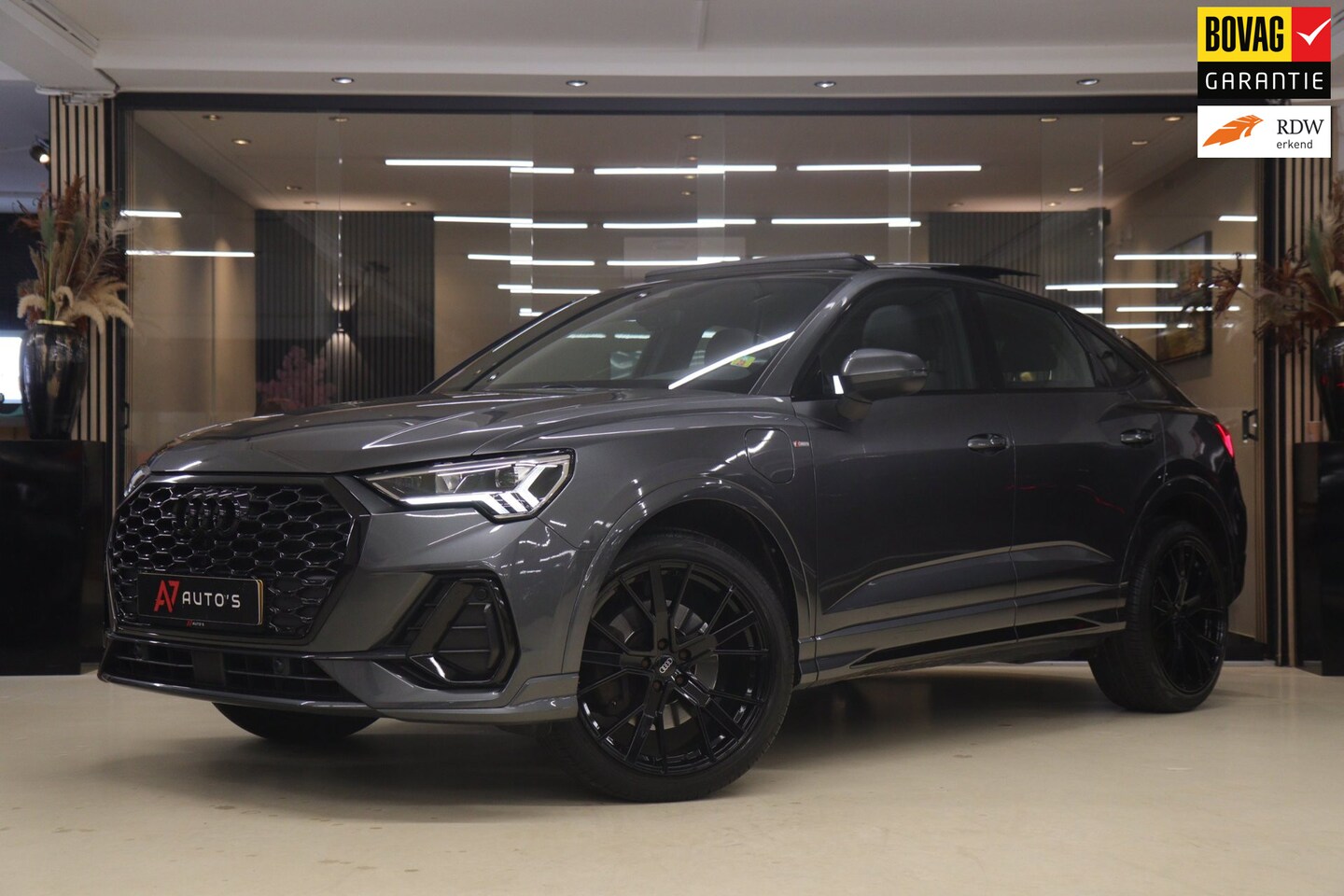 Audi Q3 Sportback - 45 TFSI e S Edition 3X S-Line /PANO/CARPLAY/KEYLES/STOELV/BOMVOL - AutoWereld.nl