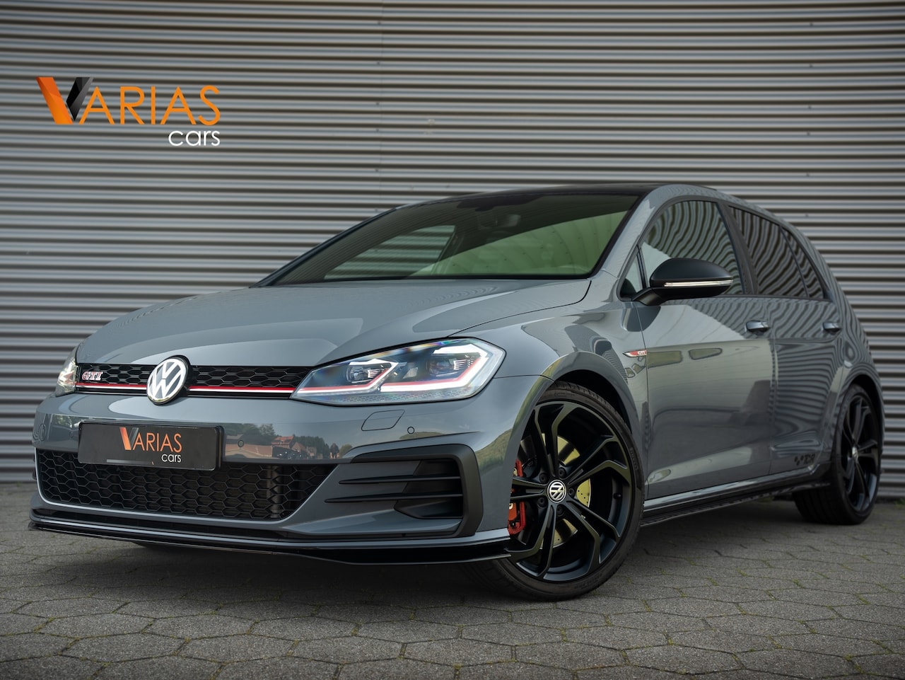 Volkswagen Golf - 2.0 TSI GTI TCR Pano DCC Navi Camera Keyless - AutoWereld.nl