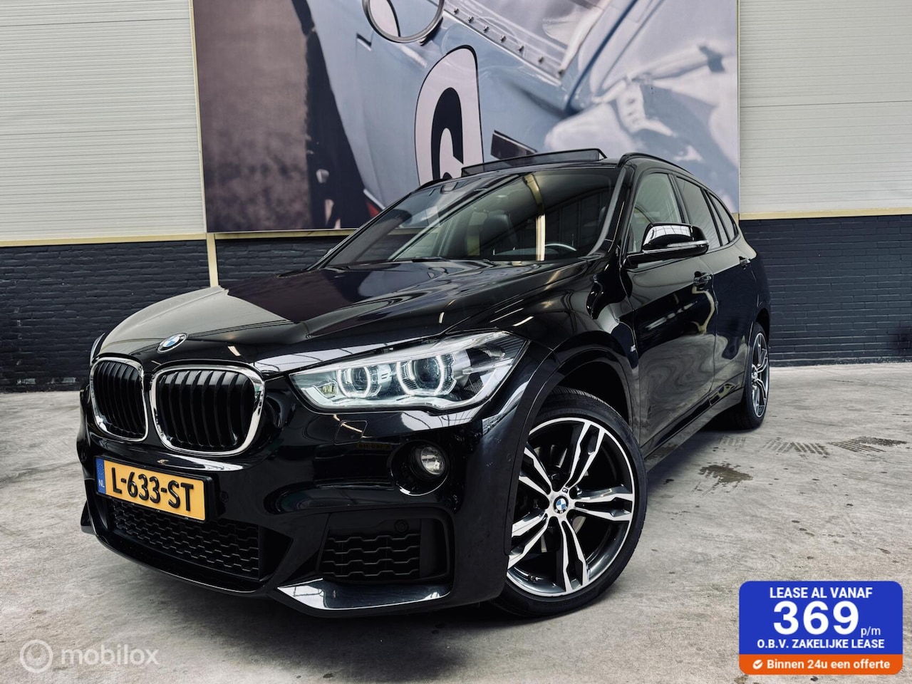 BMW X1 - XDrive25i M-sport|Panodak|Sportleder| HUD| - AutoWereld.nl