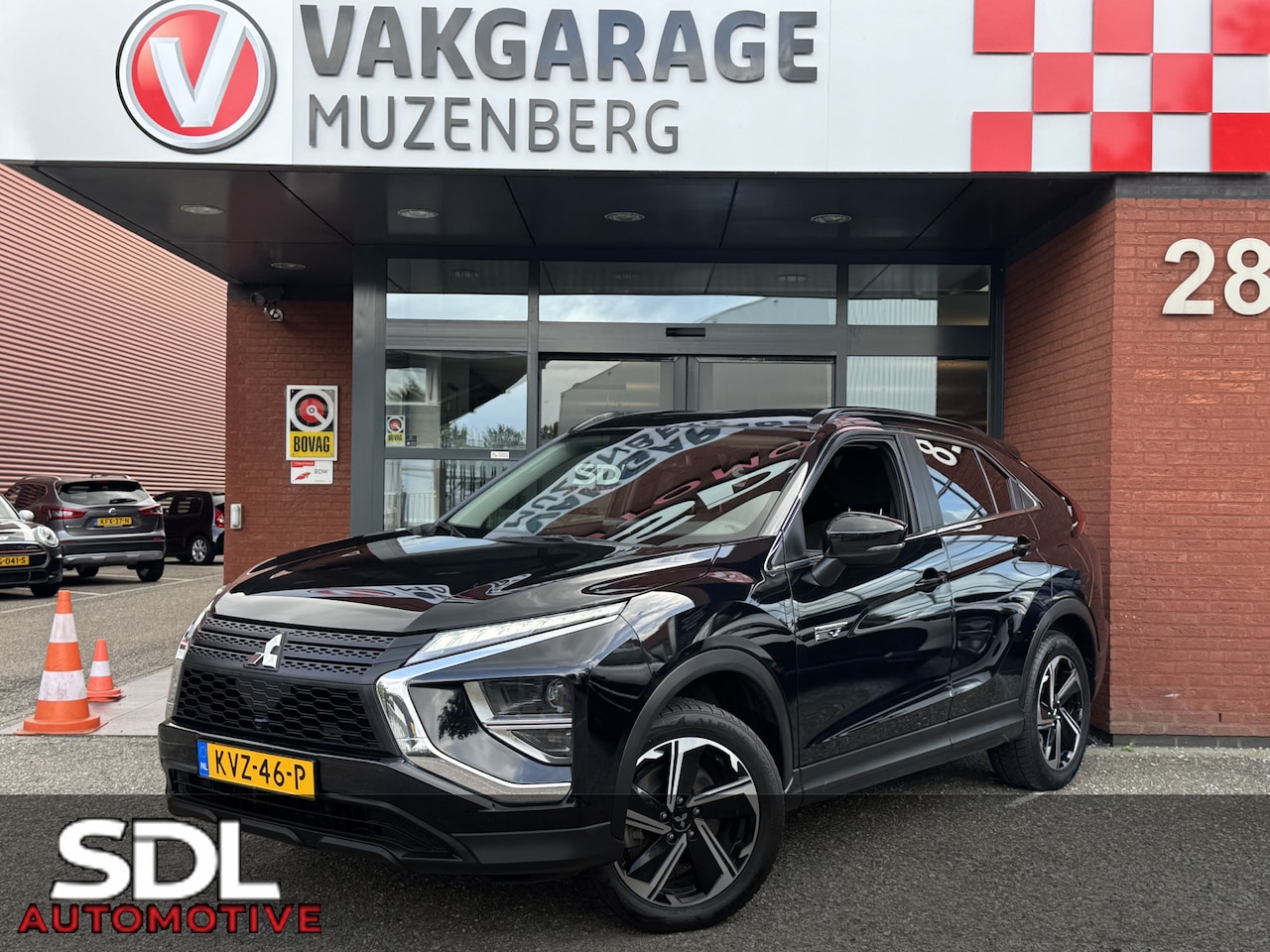 Mitsubishi Eclipse Cross - 2.4 PHEV Intense // KEYLESS // CAMERA // CRUISE // APPLE-ANDROID AUTO // STOELVERWARMING / - AutoWereld.nl