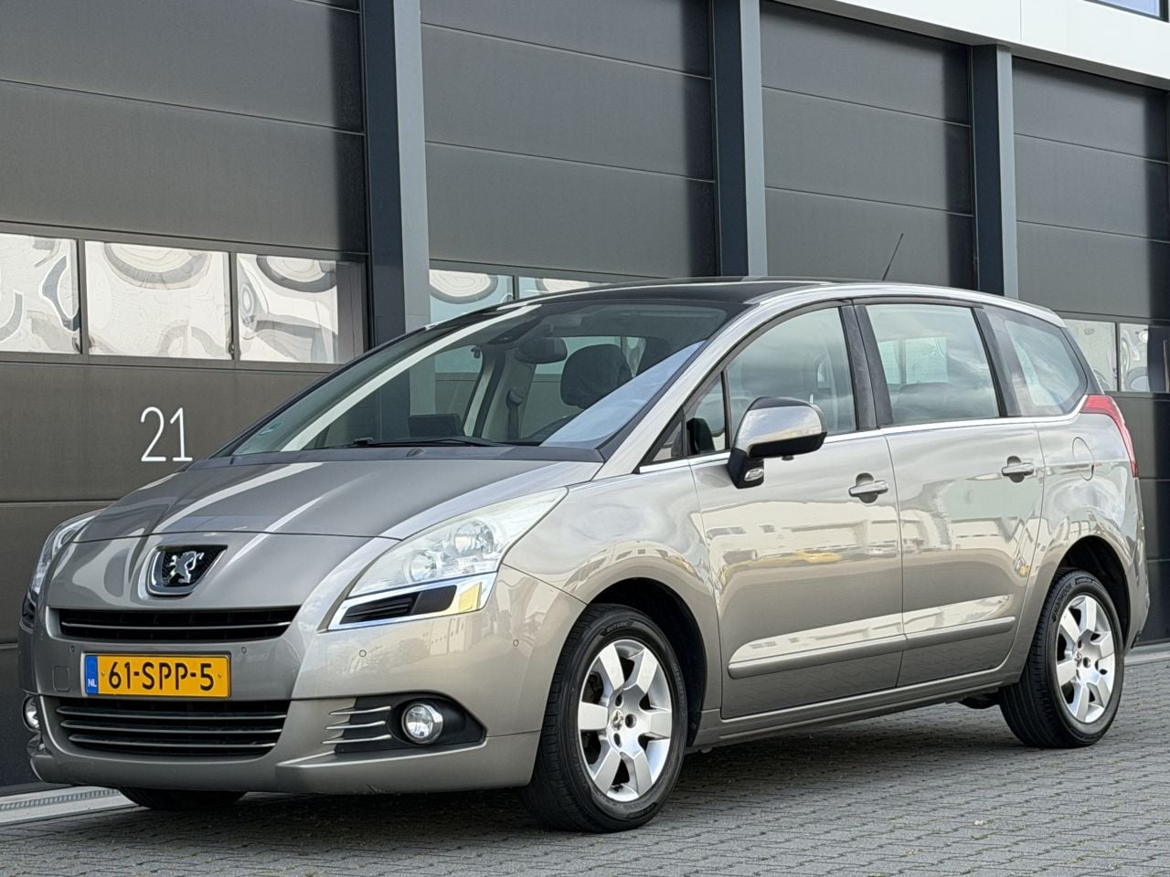 Peugeot 5008 - 1.6 VTi ST * LPG * Navi Clima Pano - AutoWereld.nl