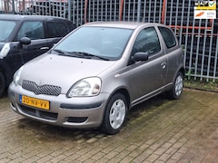 Toyota Yaris - €1650, -1.0 VVT-i Idols Trekhaak Apk 2027