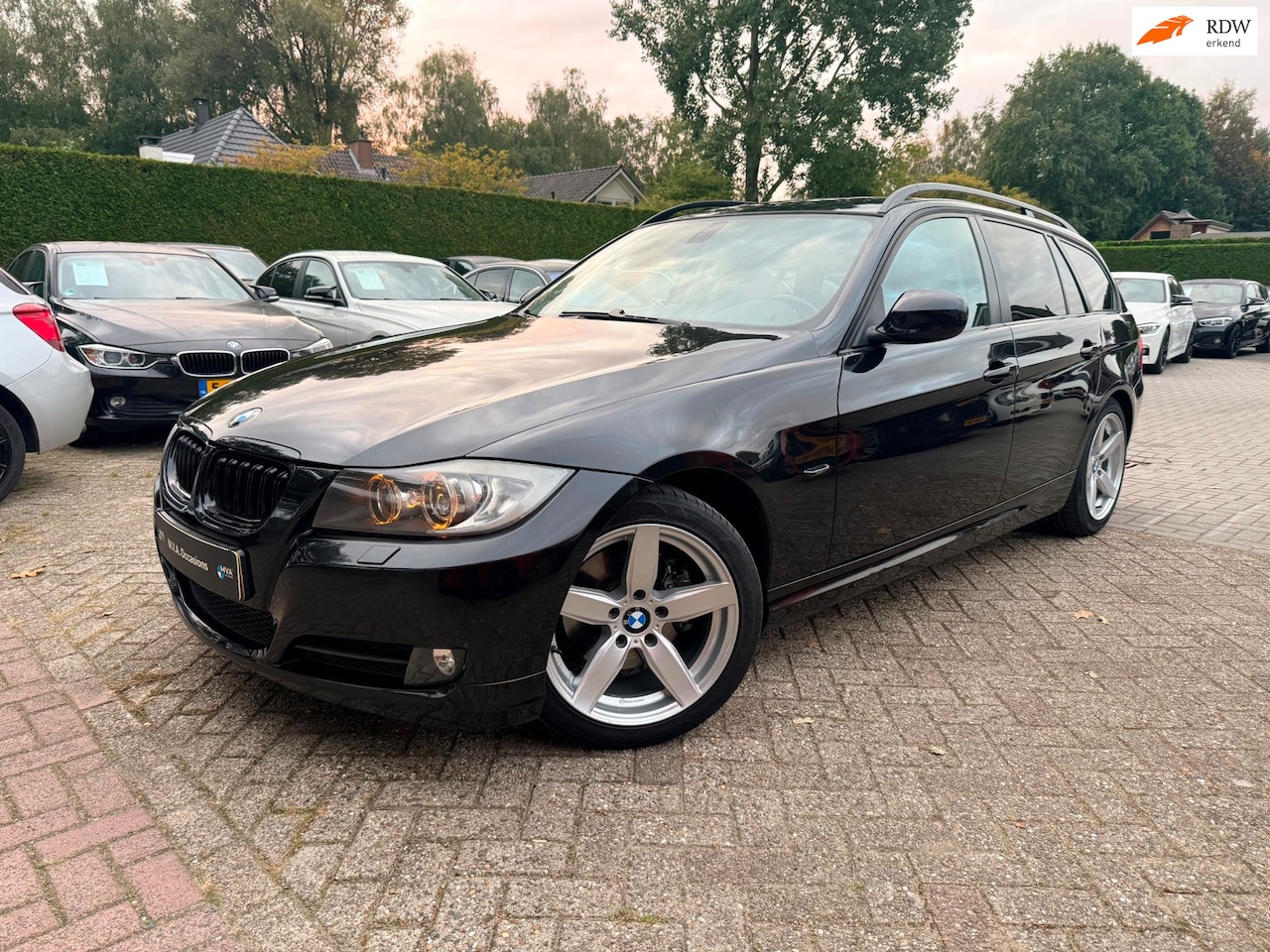 BMW 3-serie Touring - 320i|Ketting vervangen|Stand kachel|Keyless|Leder|Carplay|Xenon|Cruise control|Climate con - AutoWereld.nl