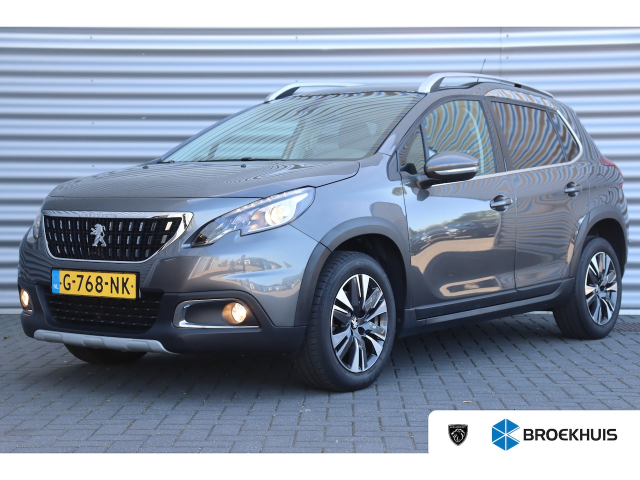 Peugeot 2008 - 1.2 PURETECH 110PK ALLURE AUTOMAAT / NAVI / CLIMA / LED / PDC / 17" LMV / CAMERA / BLUETOO - AutoWereld.nl