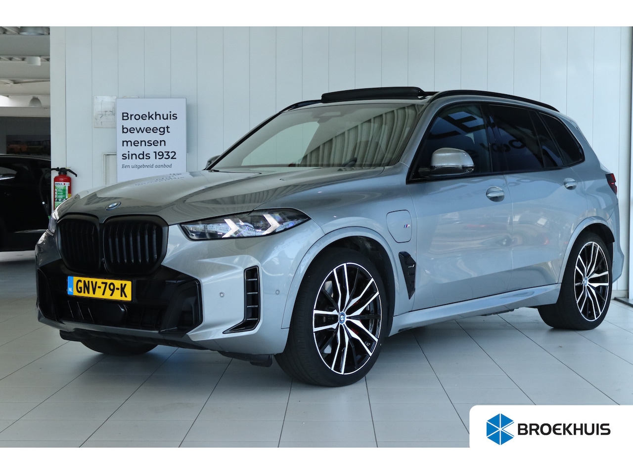 BMW X5 - xDrive50e M-Sport Pro | Adapt. Cruise | Competition Stoelen | Carbon | Massage | Softclose - AutoWereld.nl