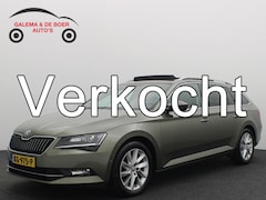 Skoda Superb Combi - 1.8 TSI Style Business AUTOMAAT / TREKHAAK / PANORAMADAK / STOELVERW / CARPLAY / CAMERA /