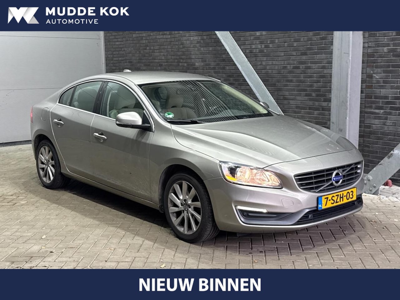 Volvo S60 - 1.6 T3 Momentum | Trekhaak | Cruise Control | Leder | Navigatie | PDC Voor+Achter | Climat - AutoWereld.nl