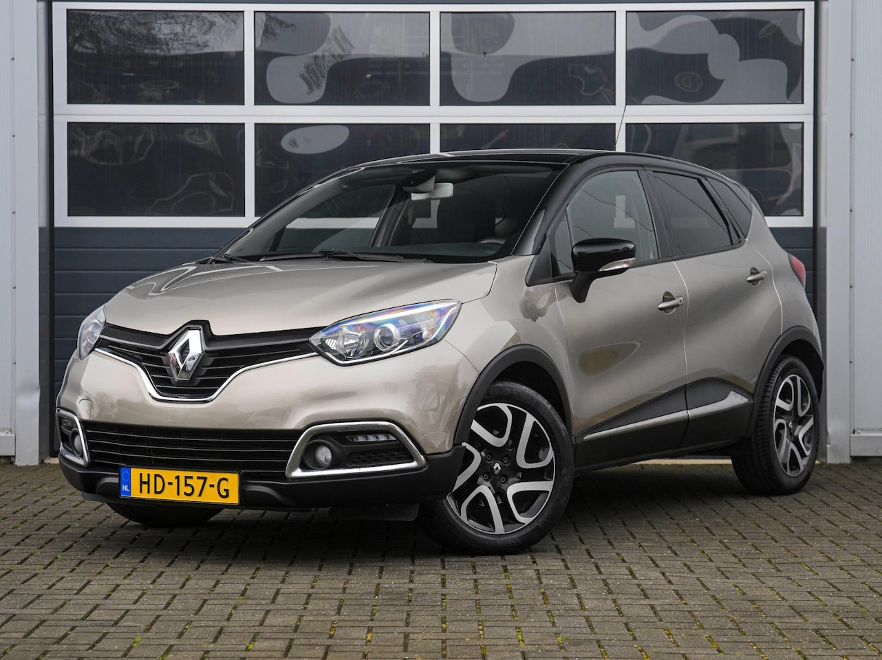 Renault Captur - 1.2 TCe Dynamique | Automaat | Navi | Camera | Keyless | Climate control | Trekhaak - AutoWereld.nl