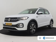 Volkswagen T-Cross - 1.0 TSI Life 95Pk | R-Line l Trekhaak | Stoelverwarming | Dodehoek detectie | Parkeersenso