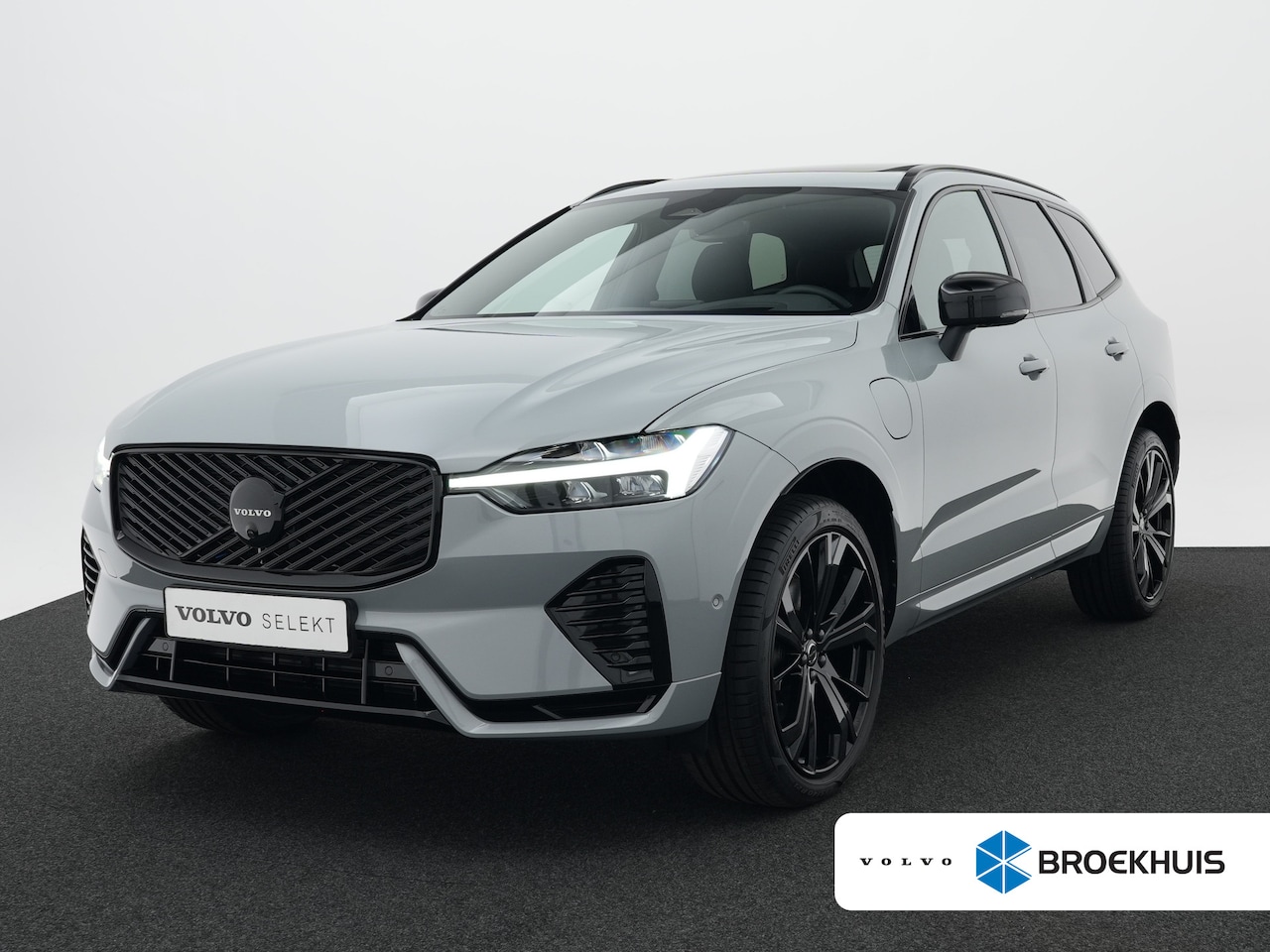 Volvo XC60 - T6 AWD Plus Black Edition | Head-Up | 360° | Harman/Kardon | Sportstoelen | Panoramadak | - AutoWereld.nl