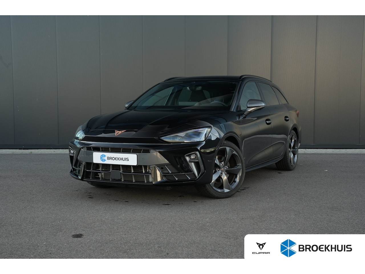 CUPRA Leon Sportstourer - 1.5 TSI e-Hybrid 204pk Business | Panoramadak | Sennheiser | Camera | Stoel & Stuurverwarm - AutoWereld.nl