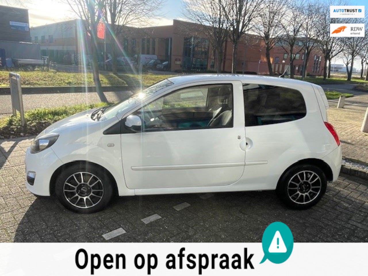 Renault Twingo - 1.2 16V Collection | APK T/M 04/08/2027 |LM VELGEN BJ 2013 - AutoWereld.nl