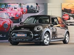 MINI 3-Deurs - 1.5 Cooper Essential Facelift model / Automaat