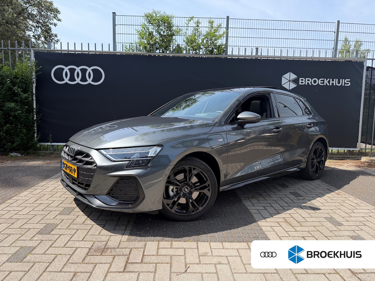 Audi A3 Sportback - 40 TFSI 245PK S-Tronic e S edition | Panoramadak | Sonos | Head-up display | Keyless entry - AutoWereld.nl