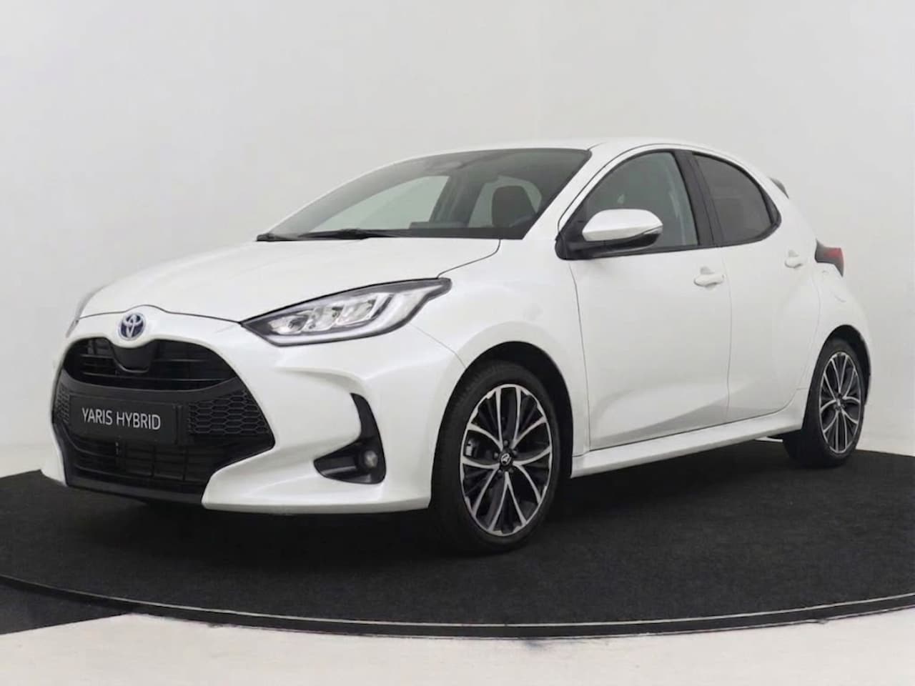 Toyota Yaris - 1.5 Hybrid 115 Dynamic | Apple Carplay & Android Auto | Parkeercamera | * Actie Q3! - AutoWereld.nl