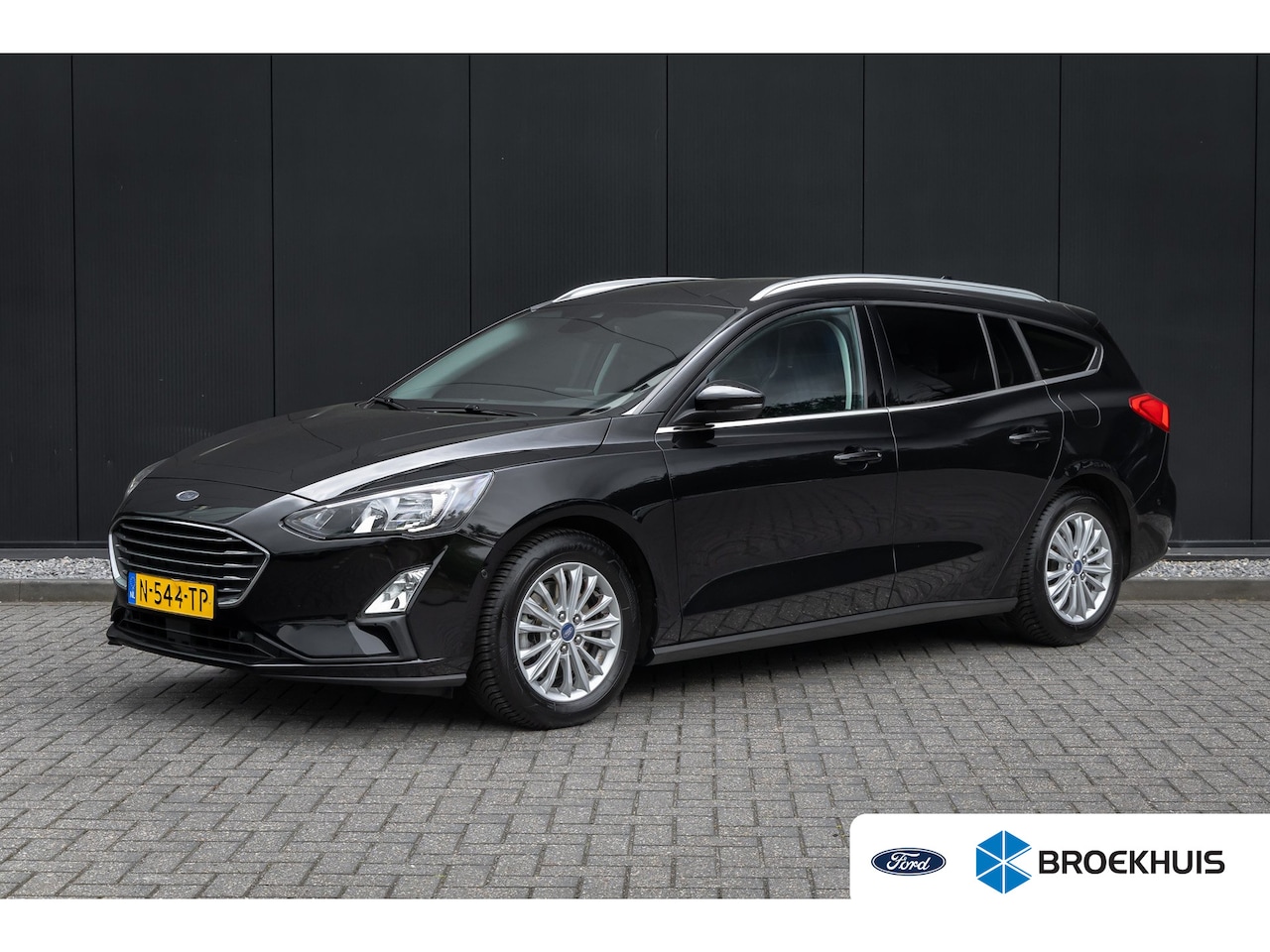 Ford Focus Wagon - 1.0 EcoBoost Titanium Automaat | Adaptieve cruise | Winter-pack | Afn. Trekhaak | Camera | - AutoWereld.nl