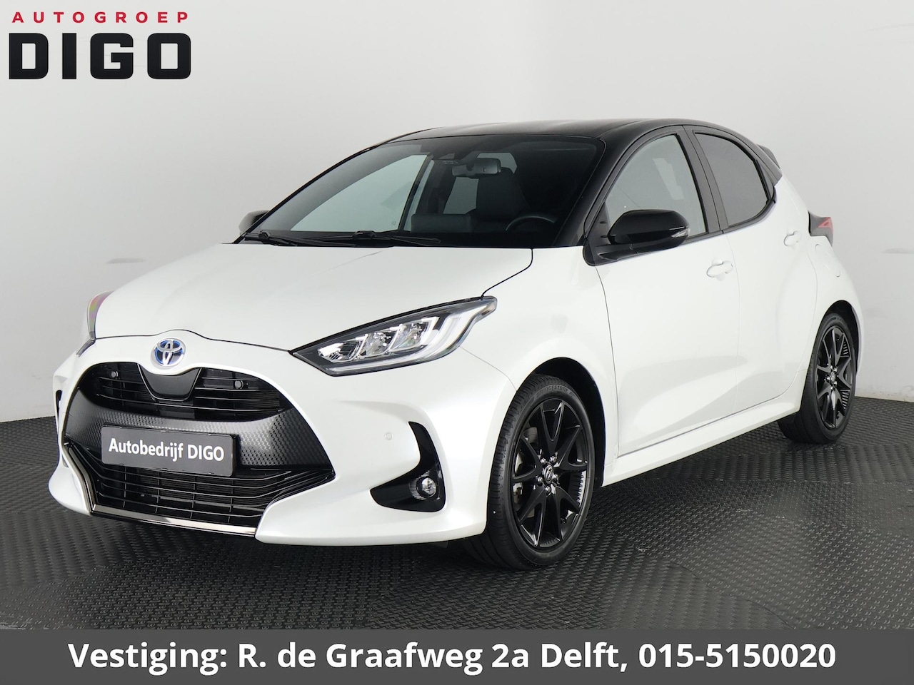Toyota Yaris - 1.5 Hybrid Executive Bi-Tone | Stoelverwarming | Navigatie | Parkeersenoren | Apple Carpla - AutoWereld.nl