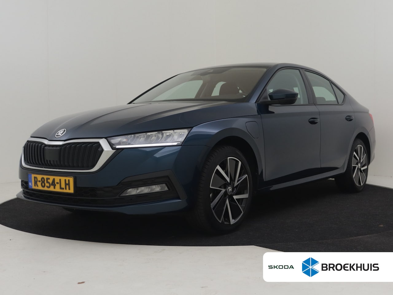 Skoda Octavia - 1.4 TSI iV PHEV Business Edition 204 Pk DSG/AUTO | Trekhaak | Navigatie | SOH 87,2% | App - AutoWereld.nl