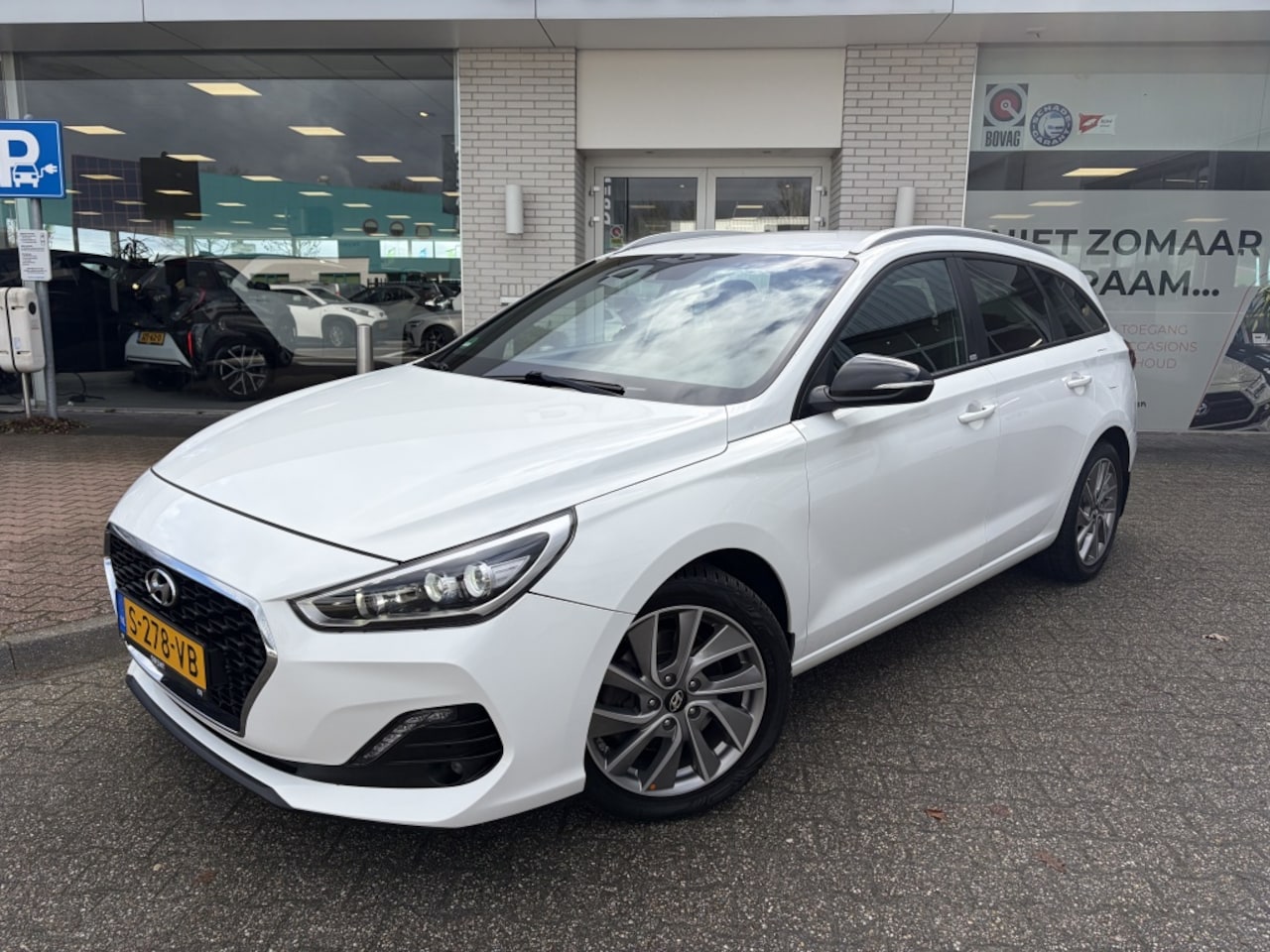 Hyundai i30 Wagon - 1.4 T-GDI Comfort | Stuur+Stoelverwarming | Carplay | Autom. - AutoWereld.nl