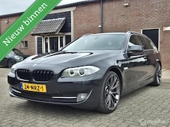 BMW 5-serie Touring - 523i High Executive I Trekhaak I Camera I PDC I Comfort stoelen I 20 INCH
