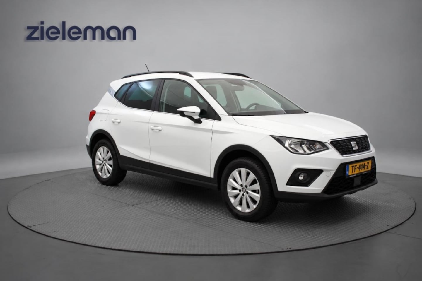 SEAT Arona - 1.0 TSI Style Business Intense - Carplay, Camera, Adapt. Cruise, Clima, Trekhaak - AutoWereld.nl