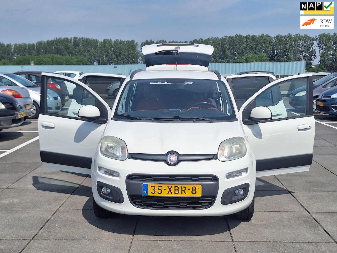 Fiat Panda - € 3149,-0.9 TwinAir Lounge Aircondition + Nap pas - AutoWereld.nl