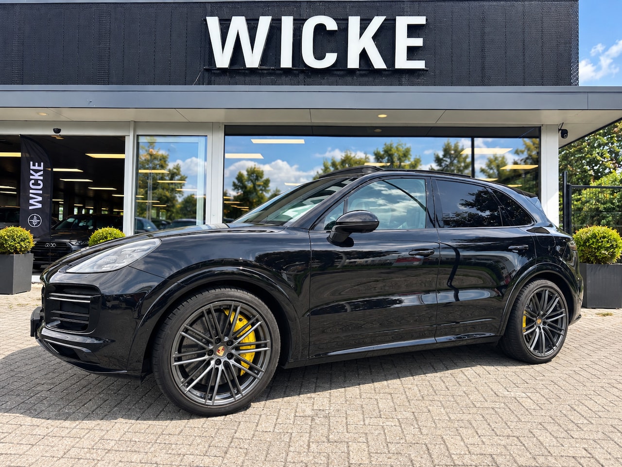 Porsche Cayenne - 4.0 Turbo S E-Hybrid 680 PK Pano Softclose Sportchrone Ventilatie - AutoWereld.nl