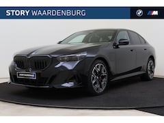 BMW 5-serie - 530e M Sport Automaat / Panoramadak / Trekhaak / Adaptieve LED / Stoelventilatie / Parking