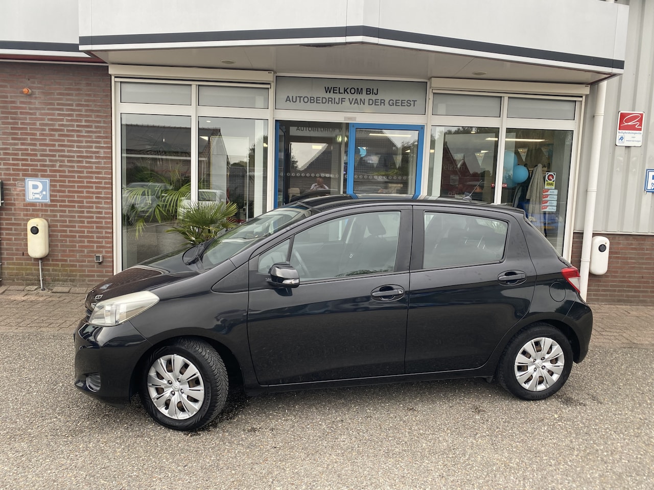 Toyota Yaris - 1.3 VVT-i Aspiration 1.3 VVT-i Aspiration Trekhaak - AutoWereld.nl