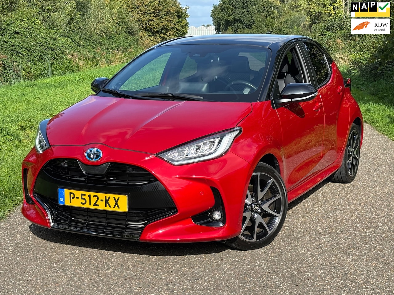 Toyota Yaris - 1.5 Hybrid Executive/Head up/Pano/Leder/1e Eigenaar - AutoWereld.nl