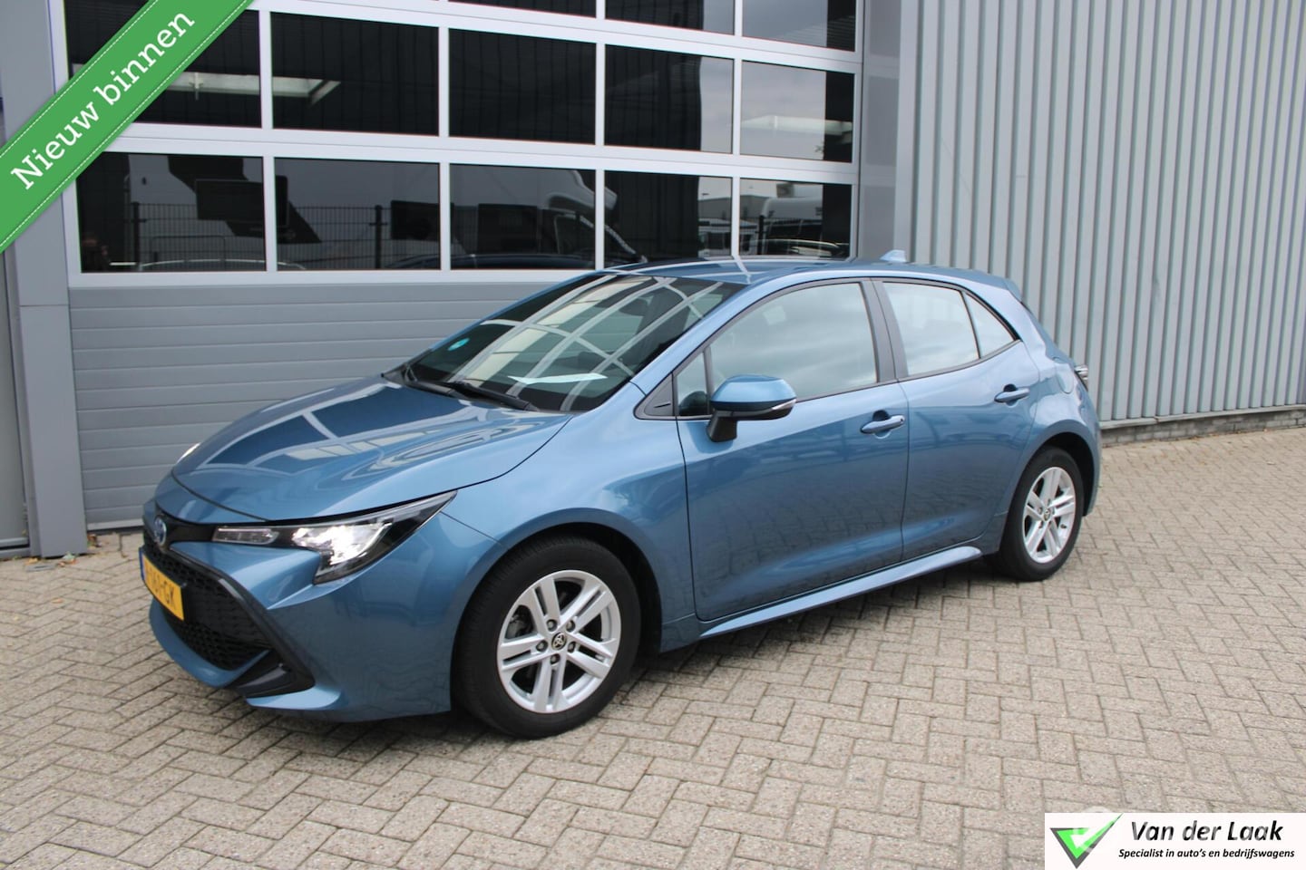 Toyota Corolla - 1.8 Hybrid Business |NL Auto | 1e Eigenaar | Boekjes Apple Carplay/Android Auto. - AutoWereld.nl