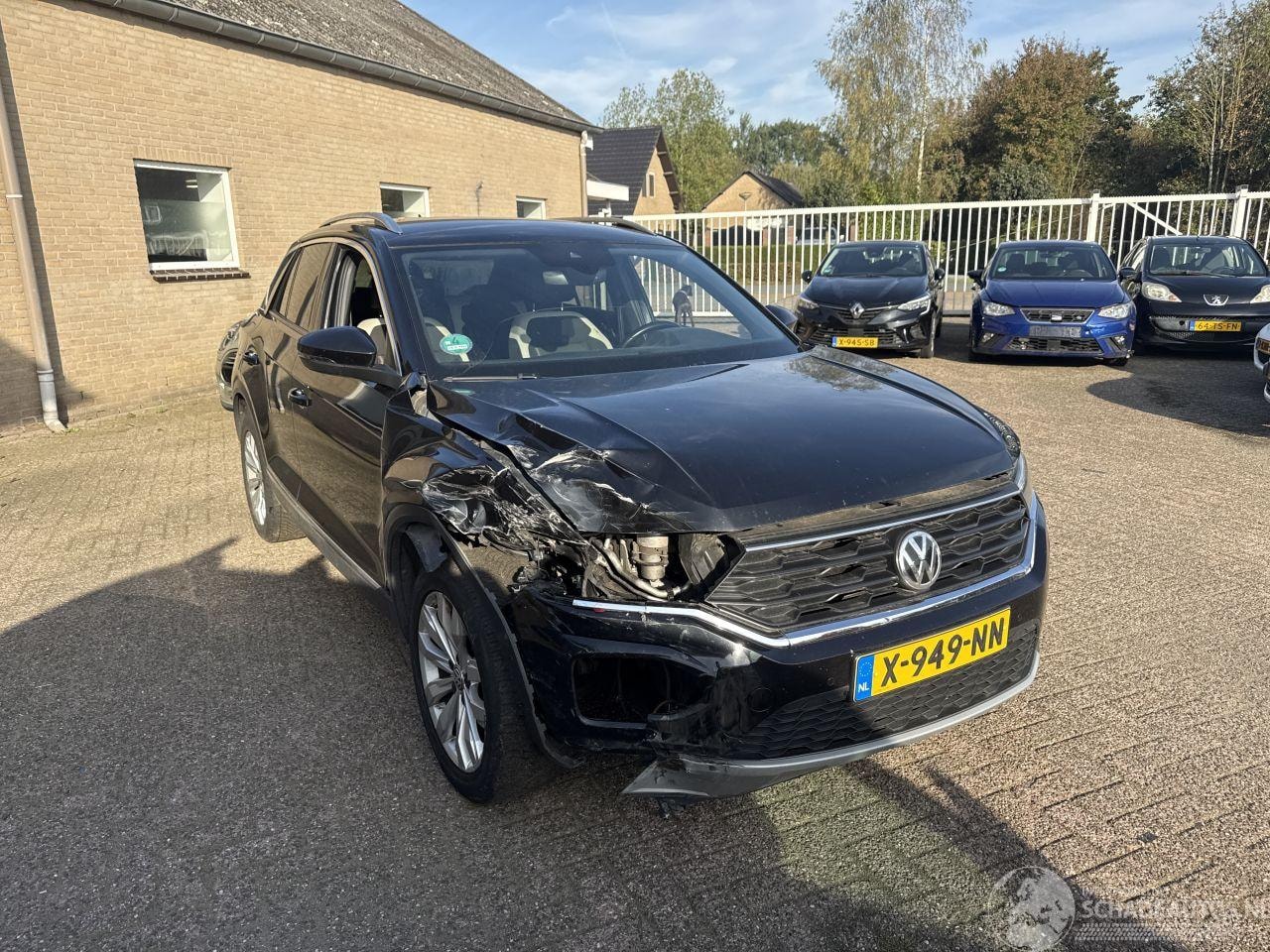 Volkswagen T-Roc - 1.5 TSI Sport DSG REST BPM €300,-!!! - AutoWereld.nl